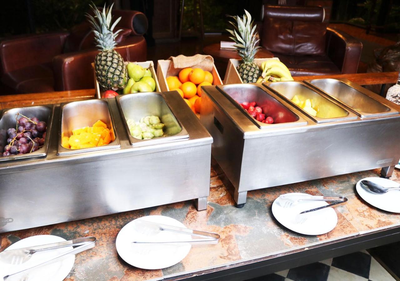 Hotel Y Centro De Eventos Manquehue Las Condes ซานติอาโก ภายนอก รูปภาพ